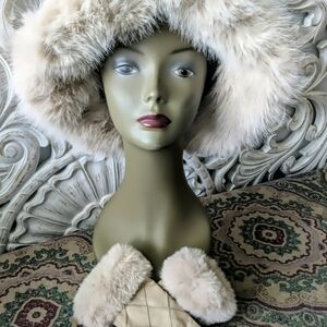 Luxurious Faux Fur Beige Winter Hat And Gloves Set